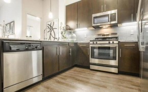 Spacious Large 2 bed Apt in Woodland Hills CA
